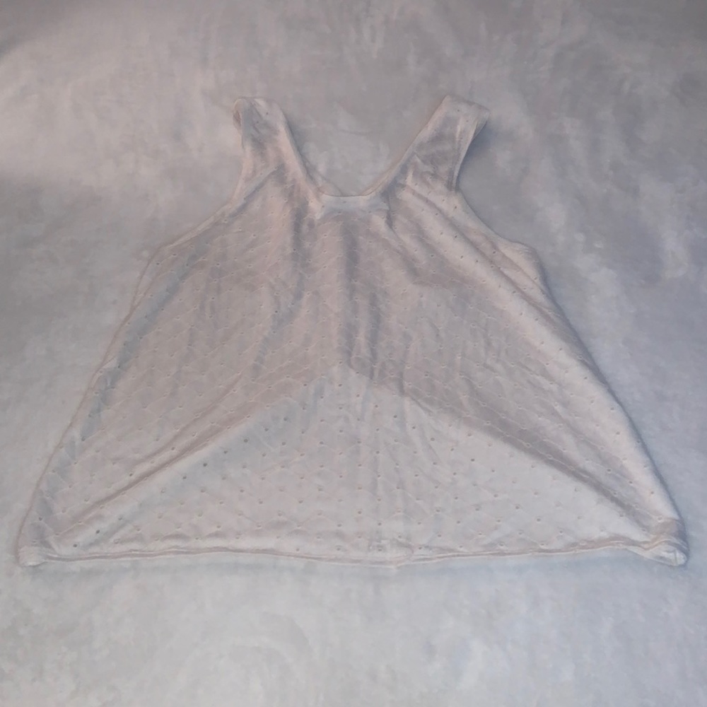 White backless t-shirt